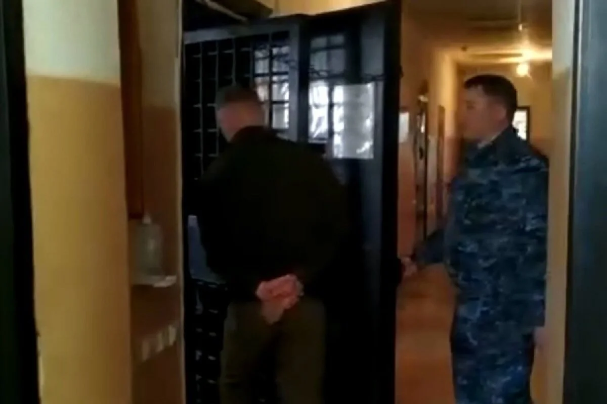 Оскорбление полицейского. Оскорбил полицейского.
