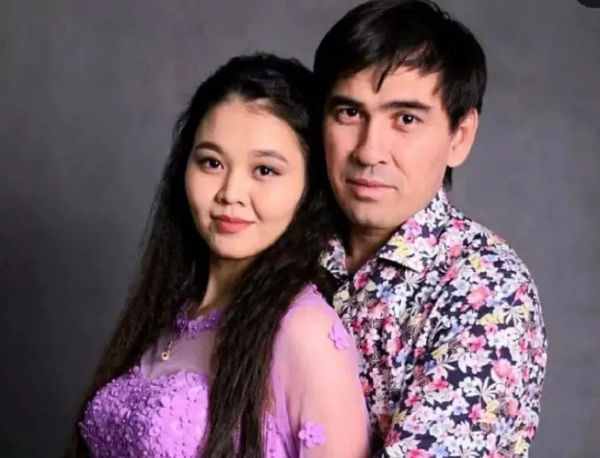 Қисық пениса үшін жыныстық позициялар Гей-еркек