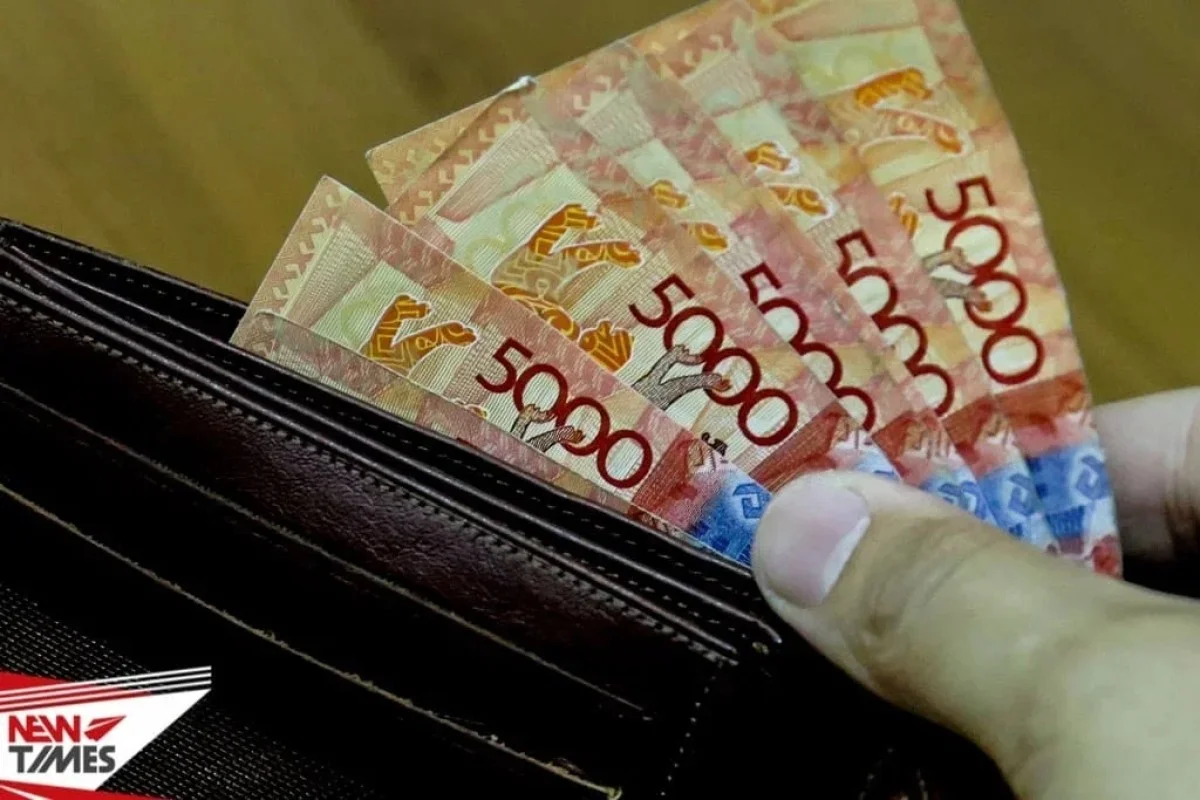 Двое судебных исполнителей тратили алименты 87 детей в Астане