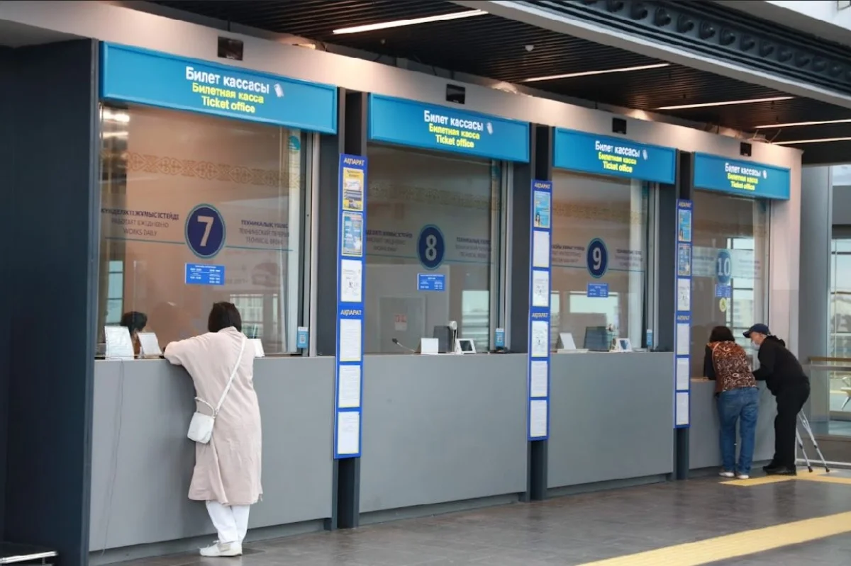 билетная касса жд. автобус москва-воронеж с павелецкого. газпромбанк, воронеж, плехановская улица, 22. плехановская 22 воронеж. черниговский вокзал.