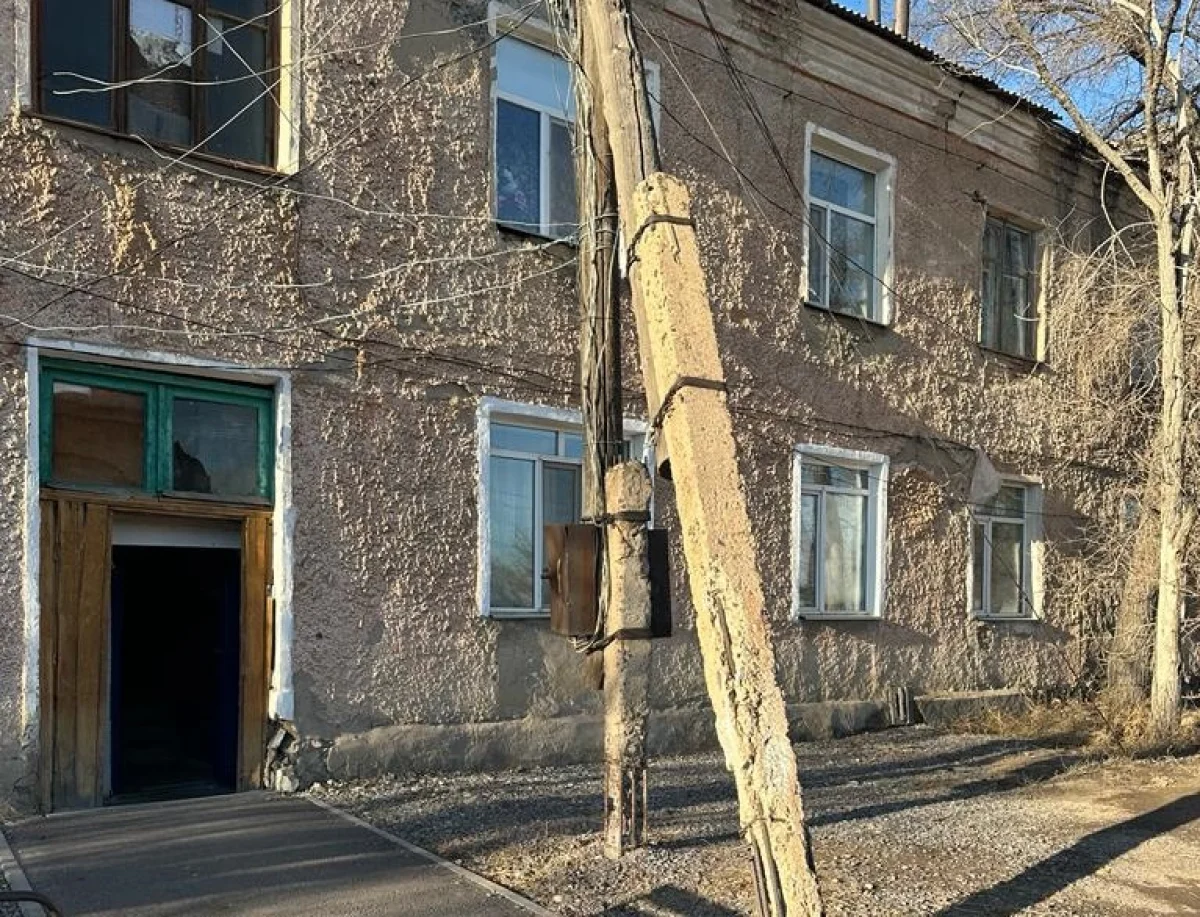 Напряжение в квартирах падает, а среди населения в Каражале зашкаливает