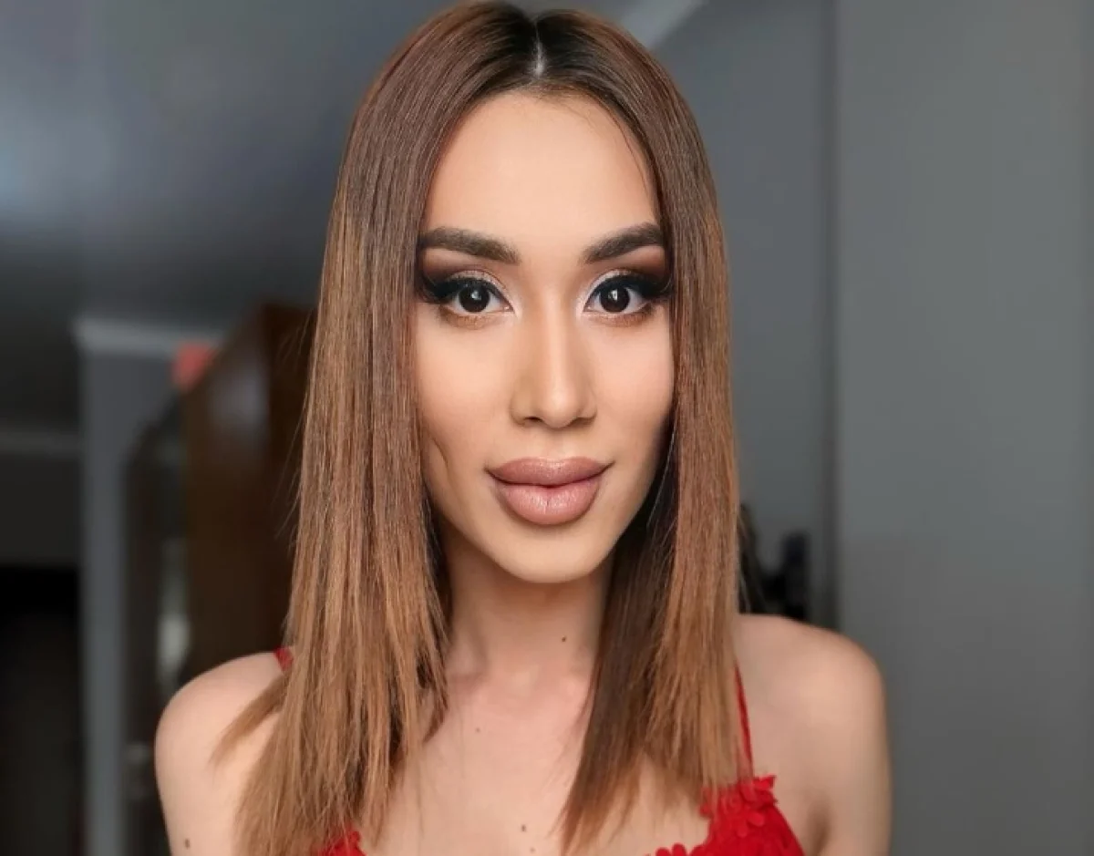 Олар порно секс тонауға келіп, ұйықтап жатқан иесін трахты