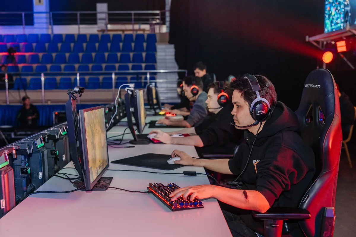 Орыс әйелі жалаңаш