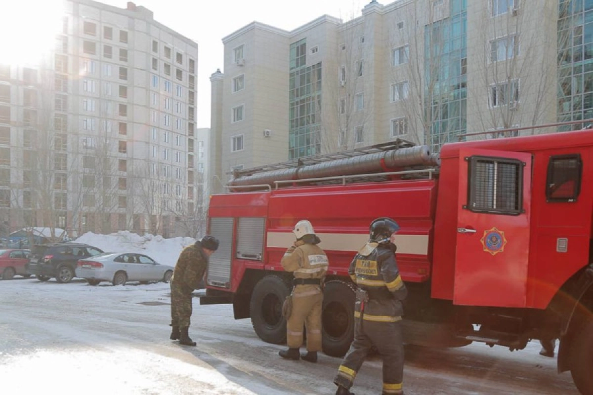 Жители многоэтажек срезают пожарные лестницы и гидранты в Петропавловске