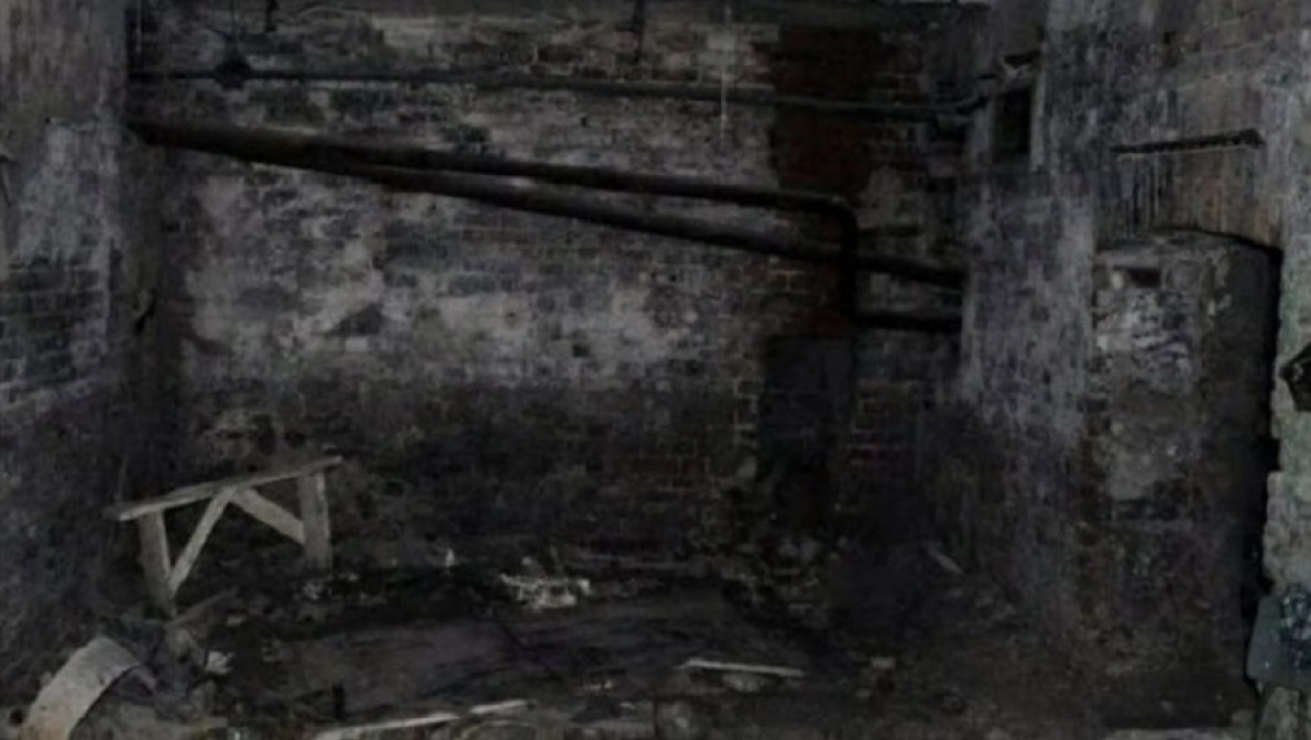 Подвал пятиэтажки затопило фекалиями в Семее