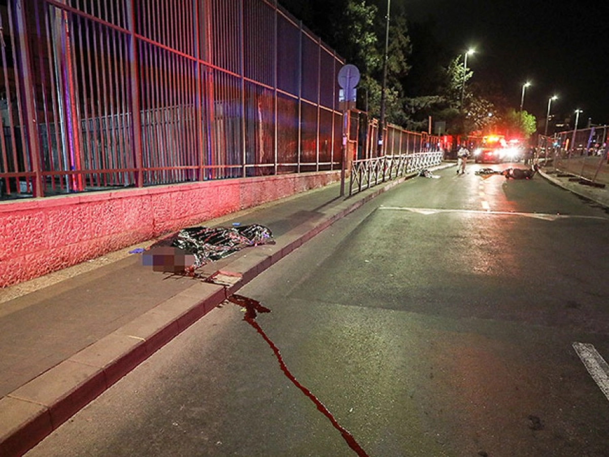 2 террориста умерли. Теракт в Иерусалиме вчера. Автобусные теракты в Израиле. Террористический акт фото.