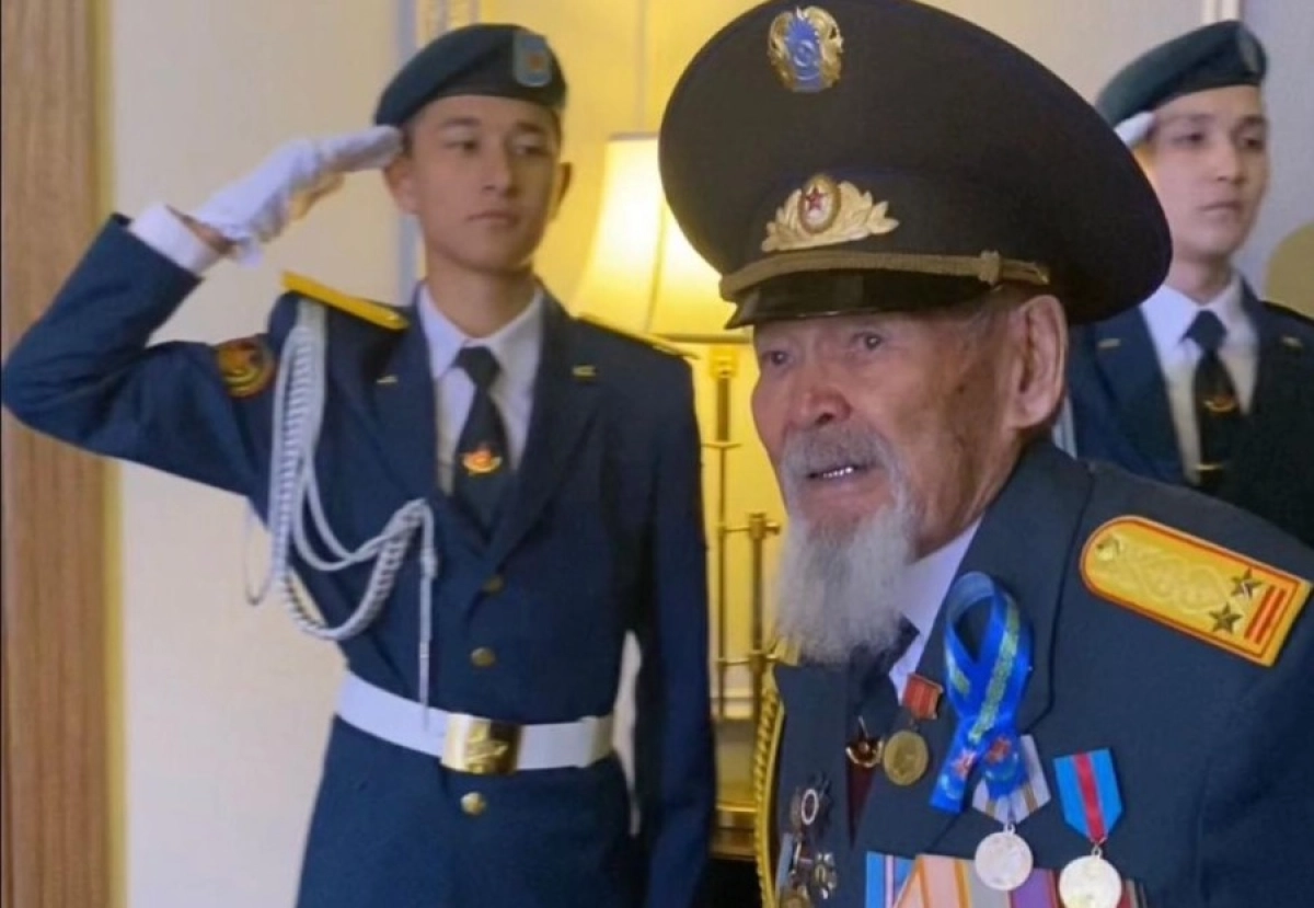 Фото со страницы акима в Facebook