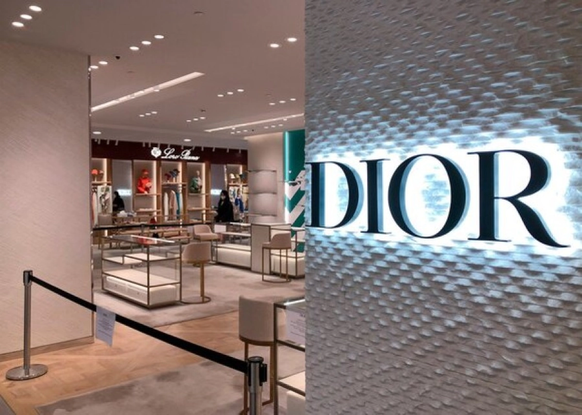 Самый богатый человек в мире назначил дочь главой Dior