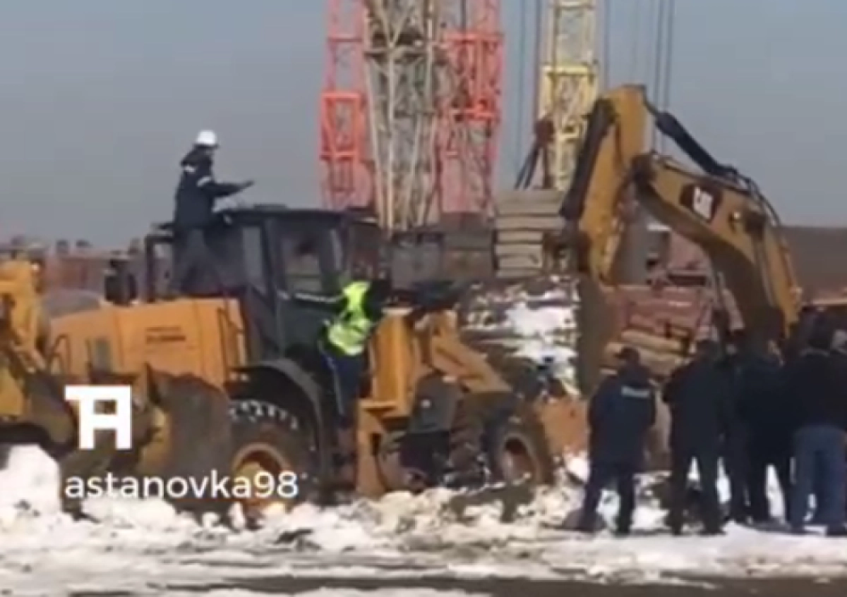 Драку спецтехники» при попытке сноса ЖК в Астане сняли на видео