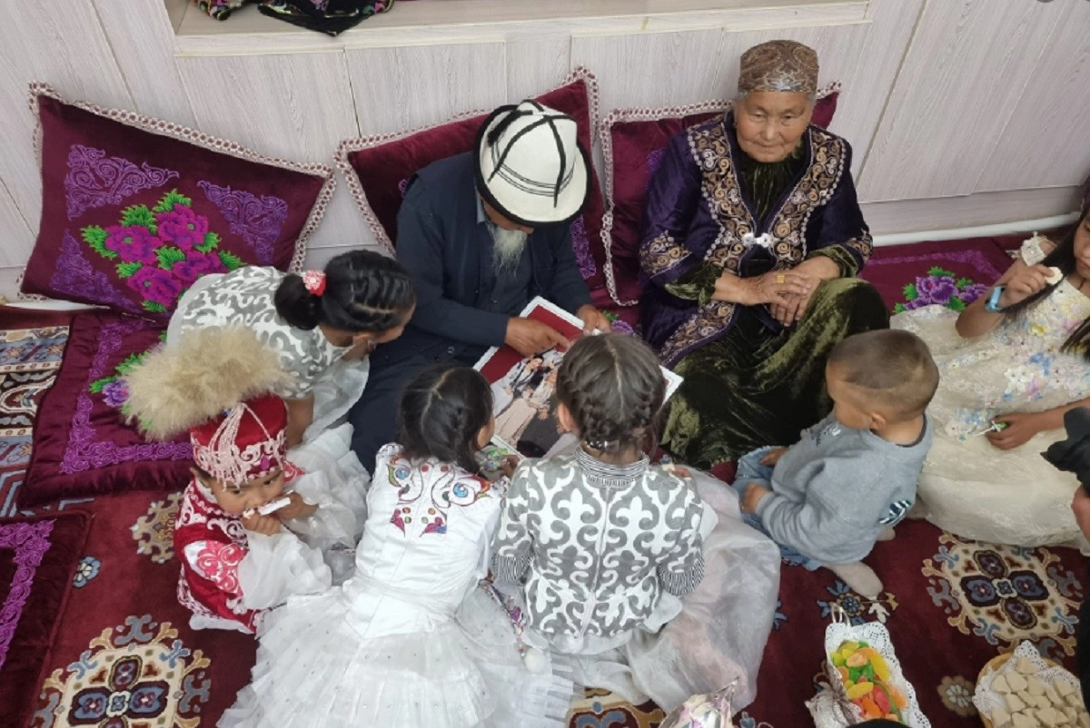 Фото: facebook/Мадина Ашилова