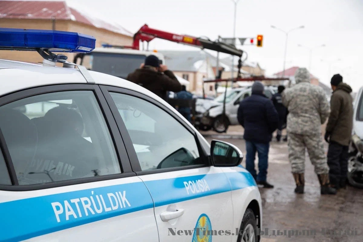 Подозреваемый в угоне авто покончил с собой в полицейской машине в Алматы