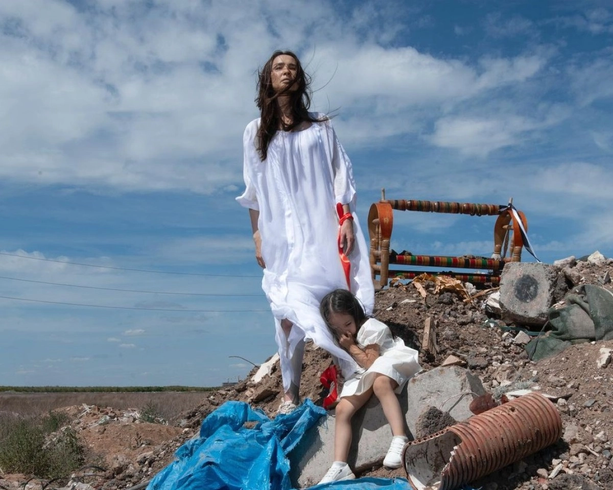 Тамағына тығылды