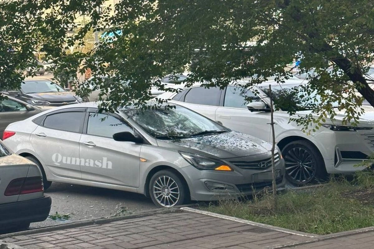 Стеклянный дождь: В столице вновь упали окна с ЖК