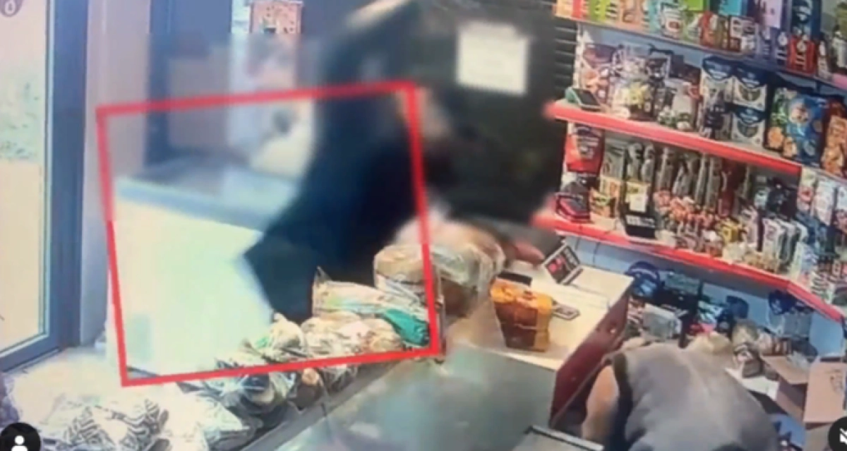 Продавщица магазина в Новосибирской области попала под уголовную статью за кражу денег из кассы