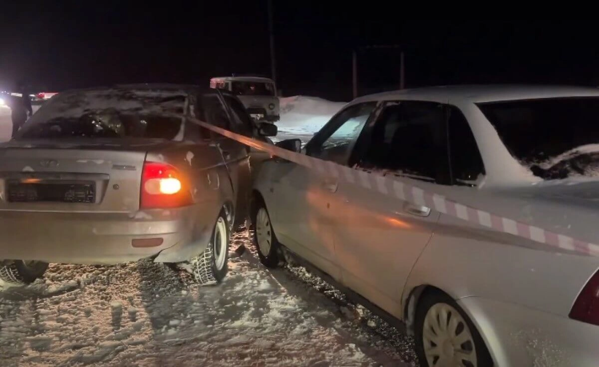 ДТП с участием трех авто произошло в Уральске, погиб один человек