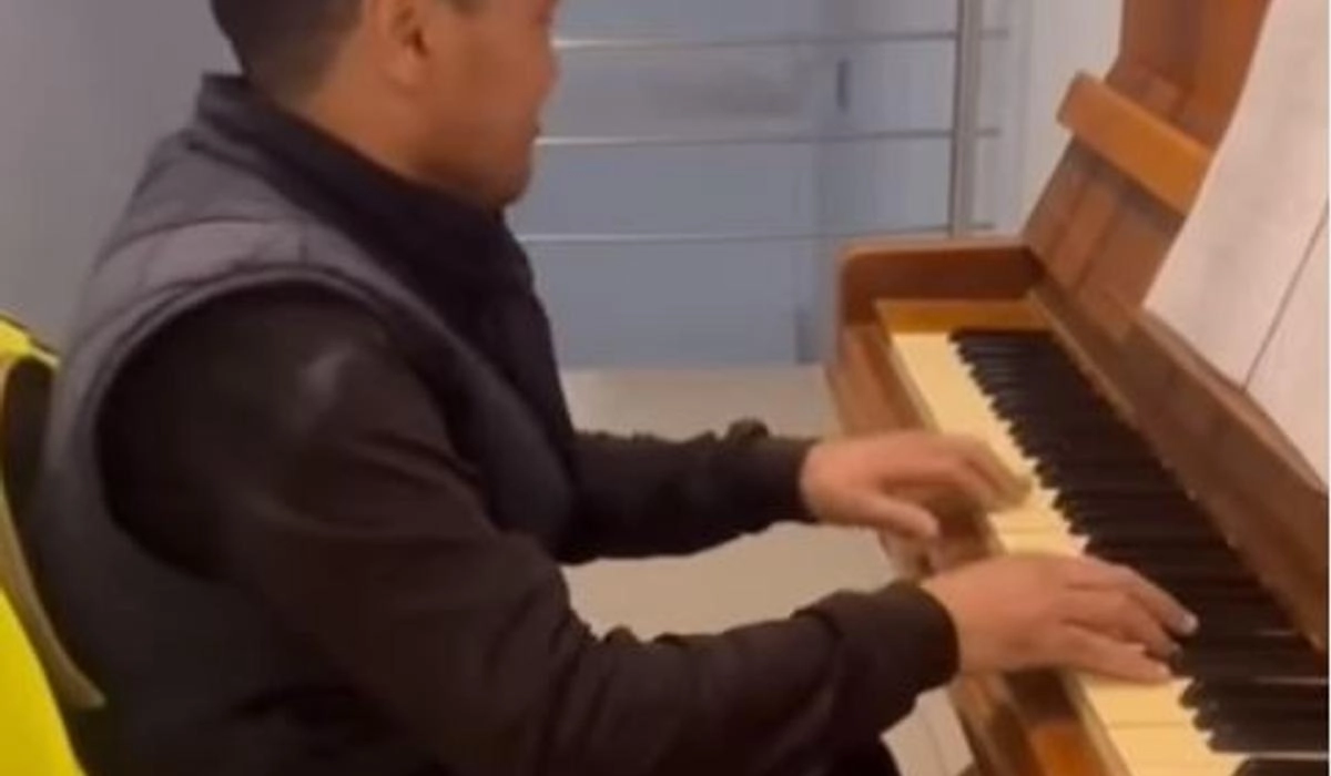 piano video