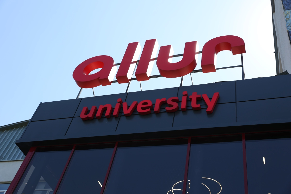 Фото: Allur University