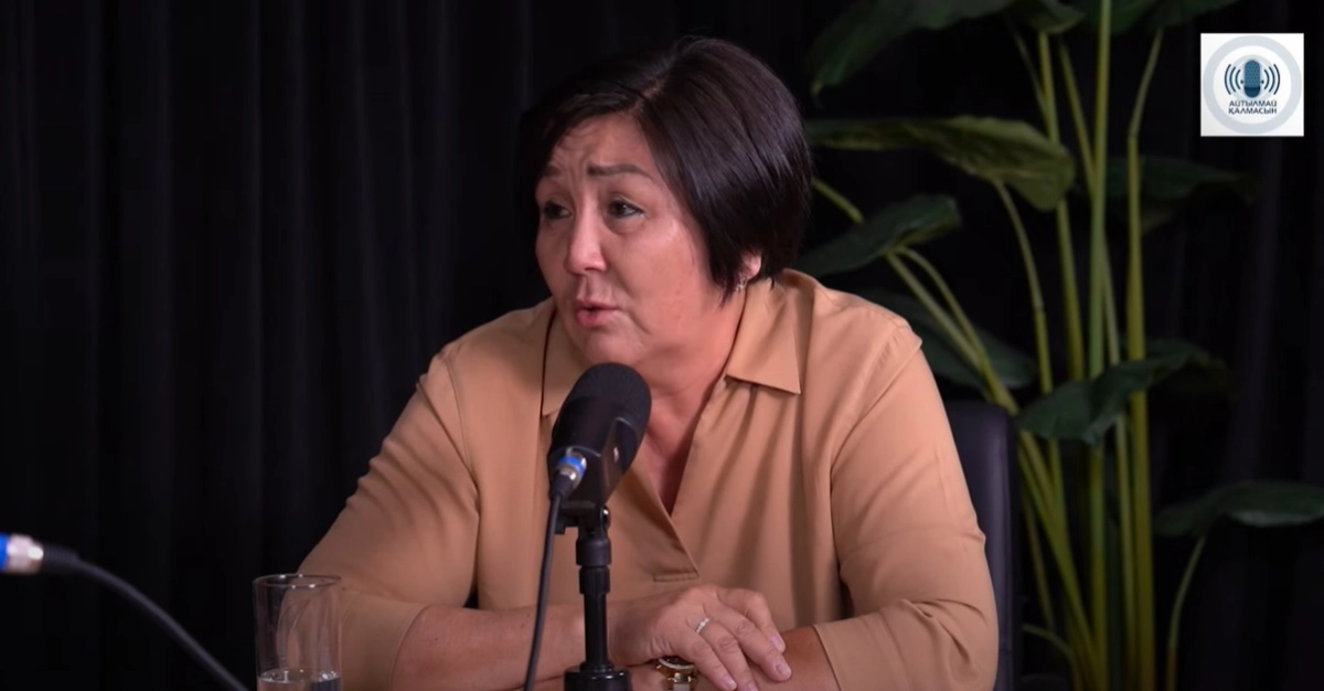 Жалаңаш Катя Харчевская Әйелдер шілтерлі трусики секс