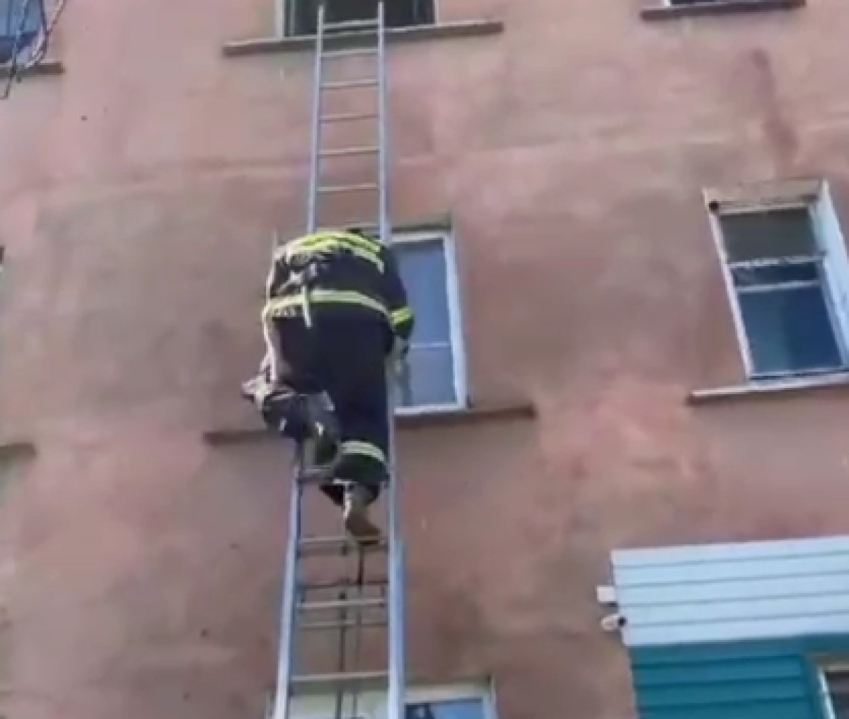 Кадр из видео