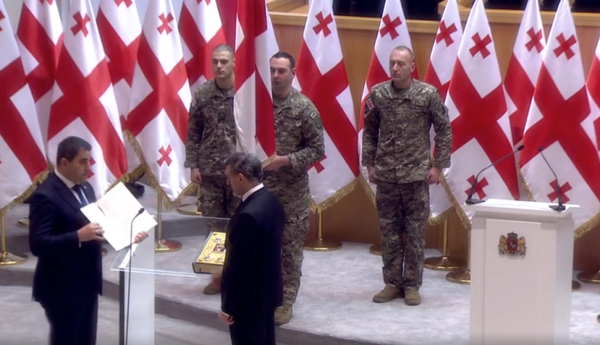 Фото; кадр из видео