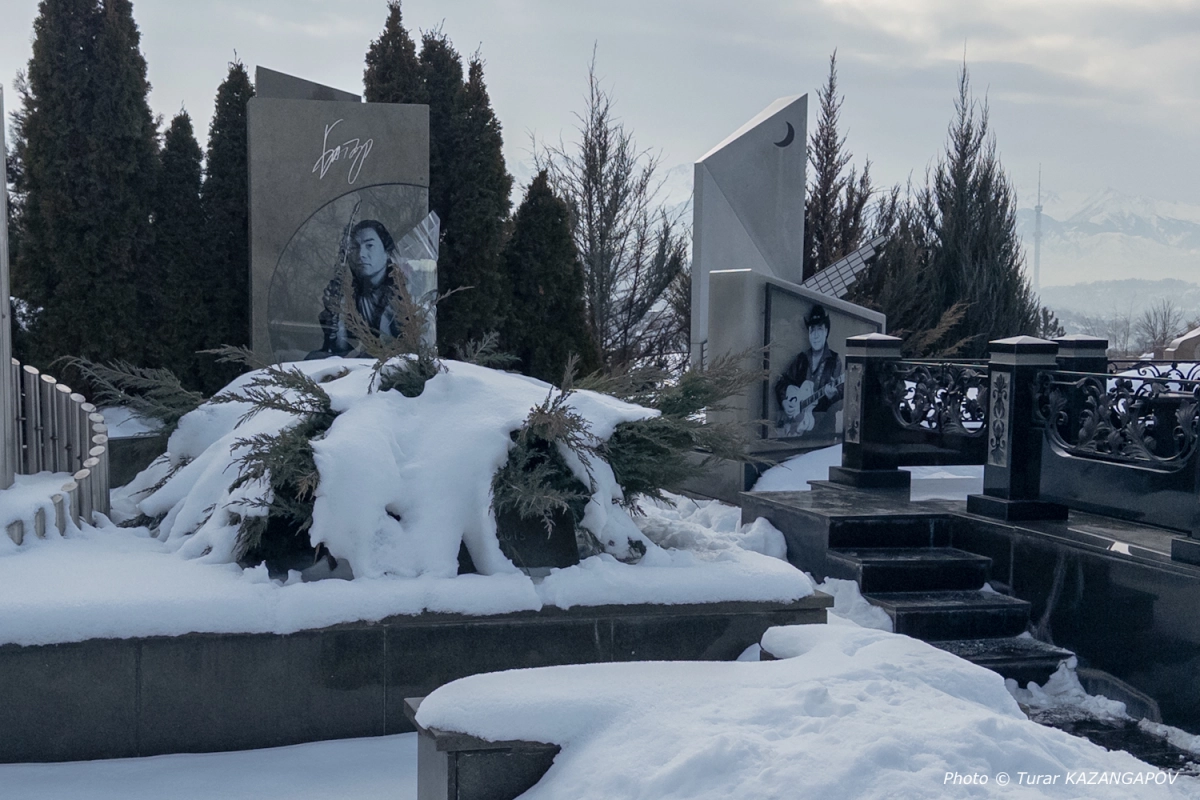 Кенсайское кладбище в Алматы. Фото Турара Казангапова
