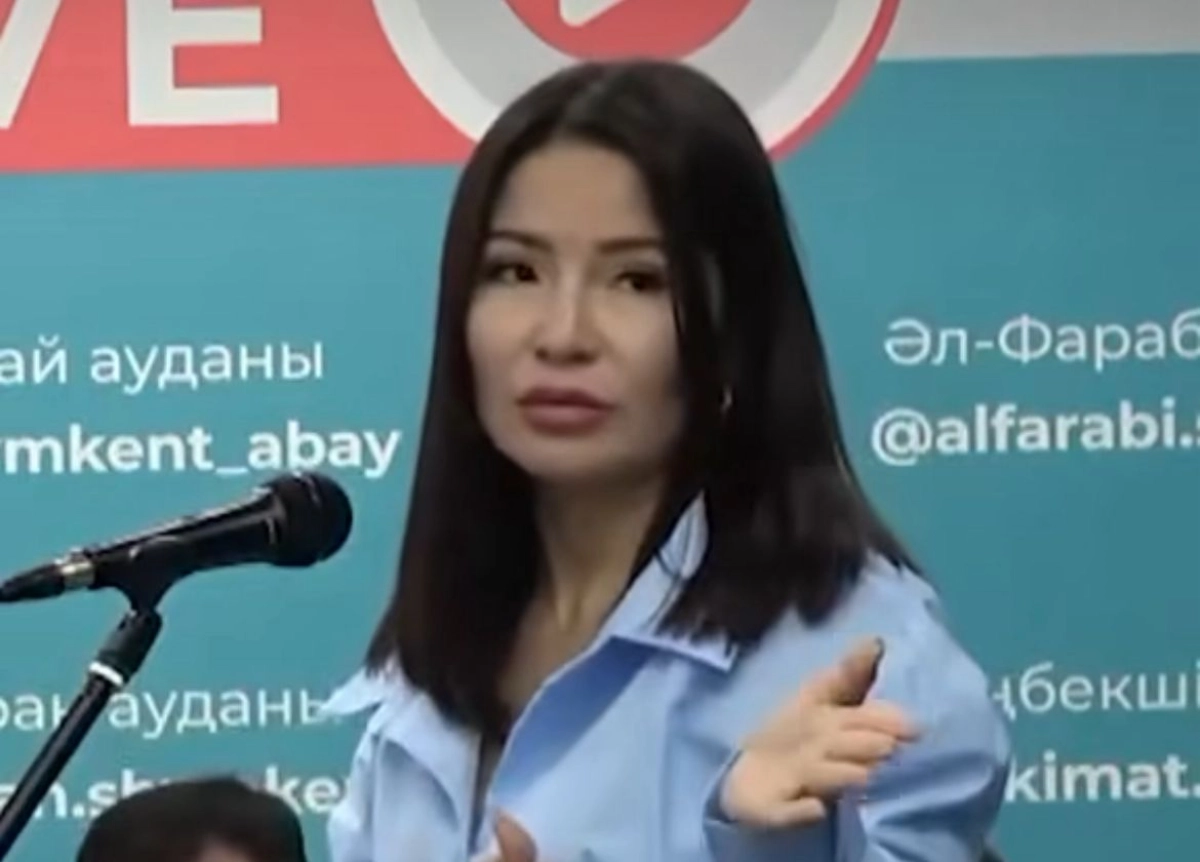 На фото руководитель Управления внутренней политики и по делам молодежной политики Айгерим Джумакулова