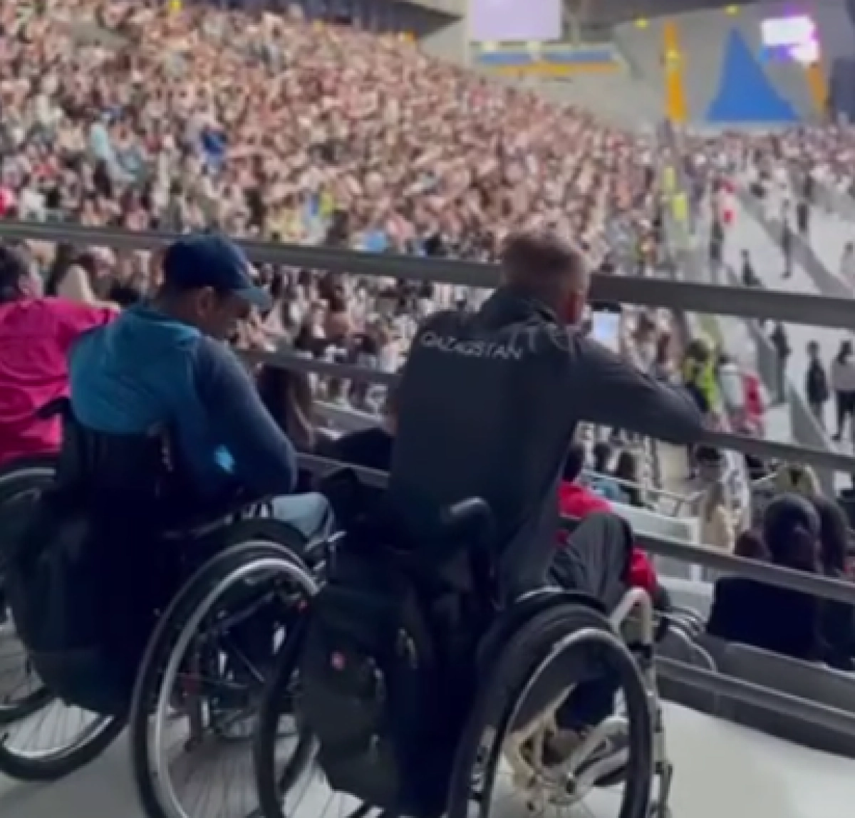 Кадр из видео