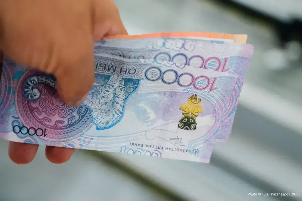Минимальную зарплату в Казахстане повысят до 110 тысяч тенге