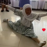 «Джей Ло нервно курит»: апашка со шпагатом взорвала Казнет