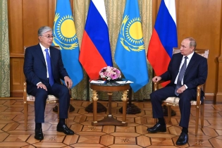 Токаев и Путин обсудили предстоящий визит президента Казахстана в Россию