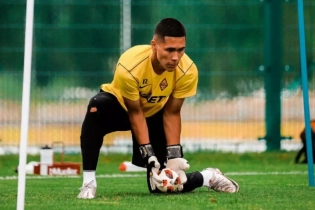 УЕФА включил сейв Анарбекова в список лучших