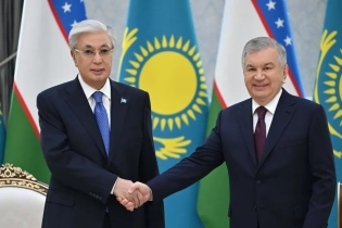 Токаев провел переговоры с Шавкатом Мирзиеевым