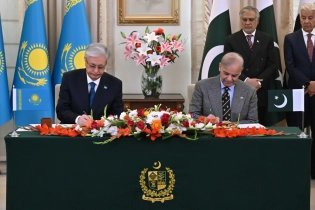 Казахстан получит новые торговые коридоры: итоги встречи Токаева и Шарифа