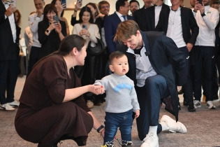 Александр Бублик провел тұсаукесер для казахстанского малыша