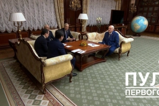 Лукашенко предложил Казахстану помощь в создании новой Конституции