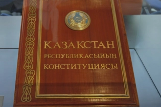 Когда именно начнет действовать новая Конституция и как пройдут первые выборы в Курултай