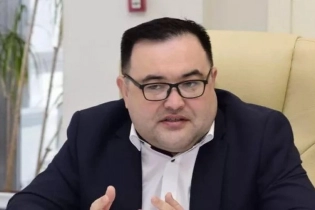 Казахстанцы потребовали наказать депутата за оскорбление казахского языка: что он ответил