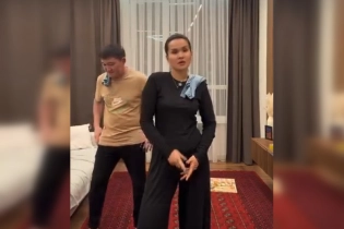 Рэпер Мот «спас» мужа казахстанки от пыток танцами