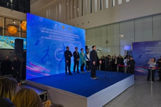 В Астане торжественно встречают олимпийского чемпиона Михаила Шайдорова