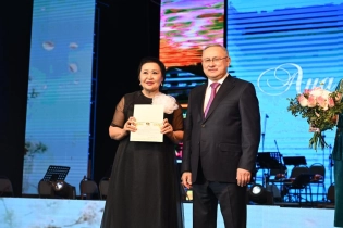 Бейбит Исабаев вручил госнаграды жительницам Жетісу