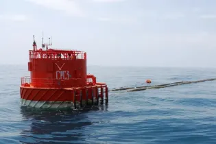 Танкер, плывший за нефтью из Казахстана, атаковали в Черном море