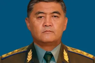 Камчыбек Ташиев посетил Айт-намаз и попросил прощения у кыргызстанцев