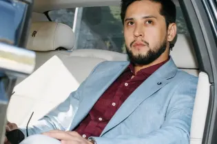 Ранее осужденный за драку казахстанский актер избил девушку