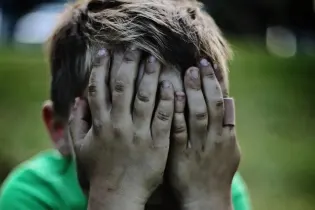 В Шымкенте родственник несколько дней насиловал двух мальчиков