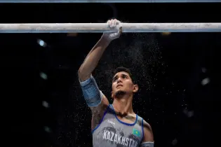 Казахстанский гимнаст взял серебро на этапе Кубка мира в Египте