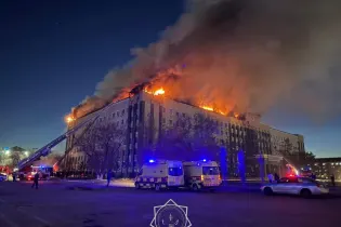 В Актобе горит здание акимата области