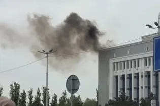 «Горящий» акимат Тараза напугал казахстанцев: что происходит на самом деле