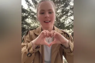 Казахстанцы за сутки собрали деньги на квартиру для обманутой сироты