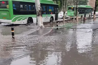 Шымкент превратился в бушующее море после сильного дождя