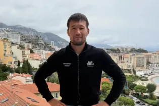 После развода — травмы и пауза: тренер рассказал о проблемах Шавката Рахмонова